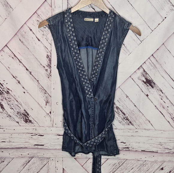 Anthropologie Tops - Anthropologie Holding Horses Tencel Top